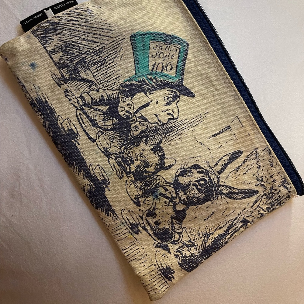 Alice in Wonderland storage pouch